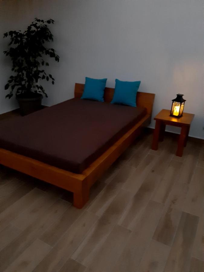 Central Apartment Near The Beach With Huge Private Terrace Lutráki Kültér fotó
